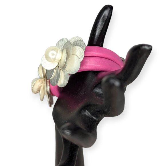 Pink & Floral Leather Band Bracelet with Magnetic Closure - Picture 4 of 8